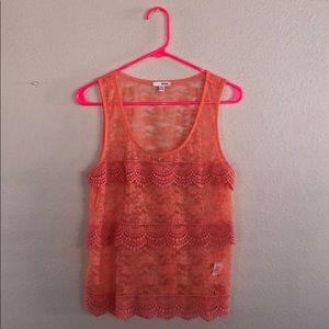 Sleeveless flower patterned shirt